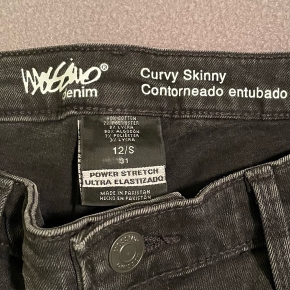 NWT. Mossimo Mid-Rise Curvy Black Skinny Jeans. Size 12 Short. - Picture 4 of 9